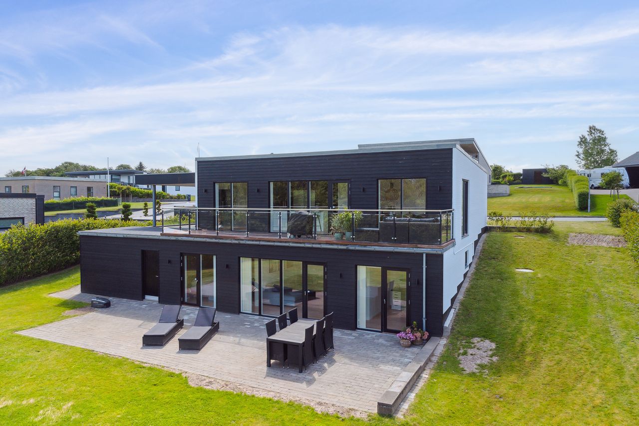 Ejendomsbillede 2 af 50