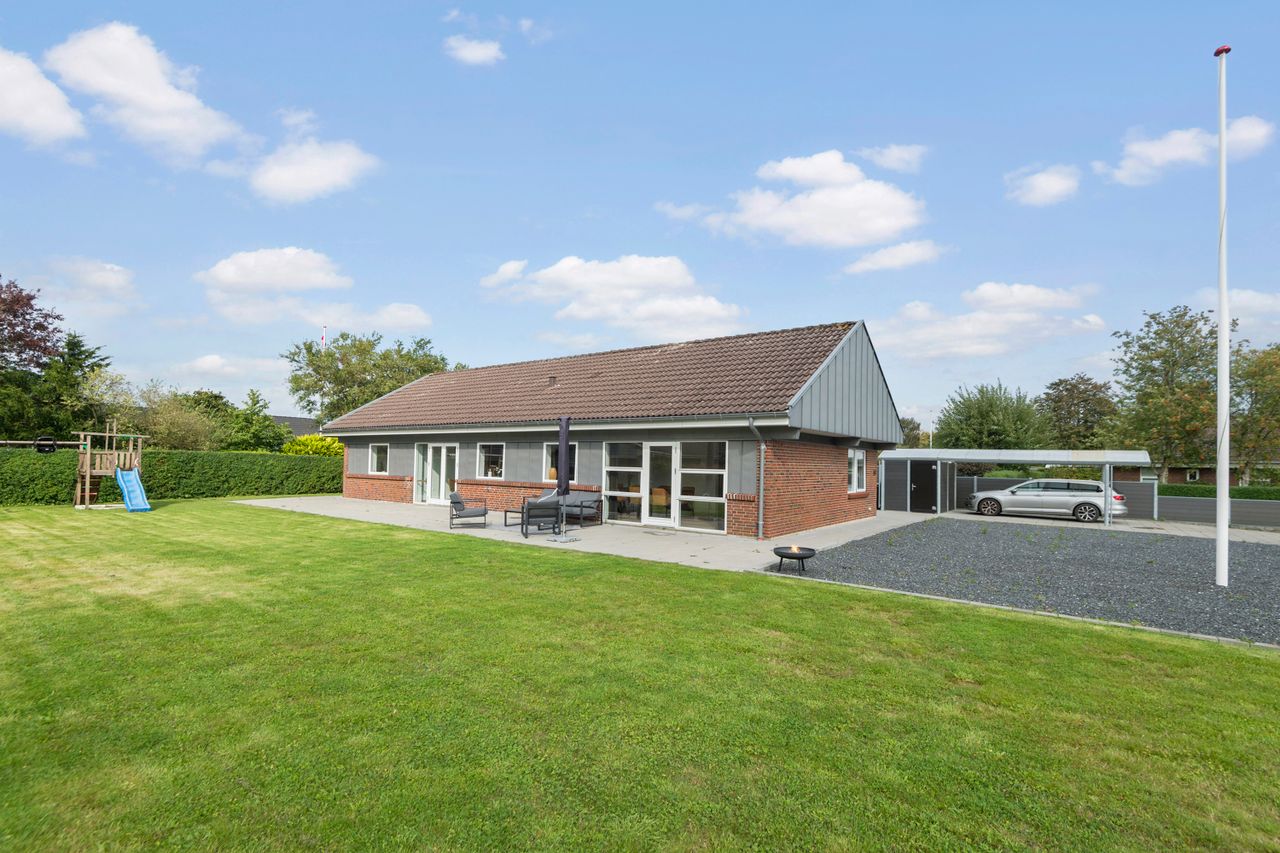 Ejendomsbillede 2 af 23