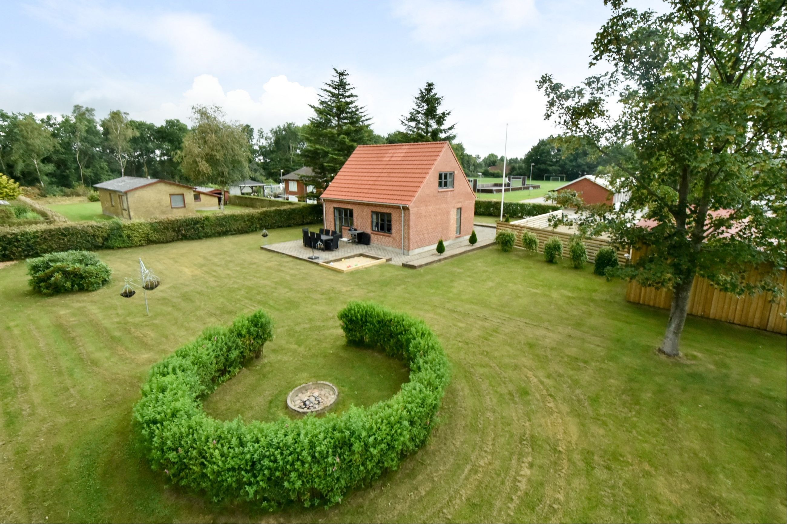 Skolegyden 3, Filskov Villa