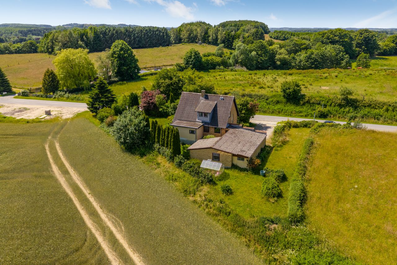 Ejendomsbillede 2 af 28