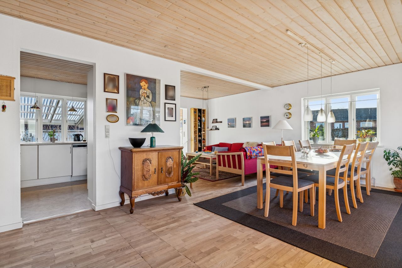 Ejendomsbillede 3 af 25