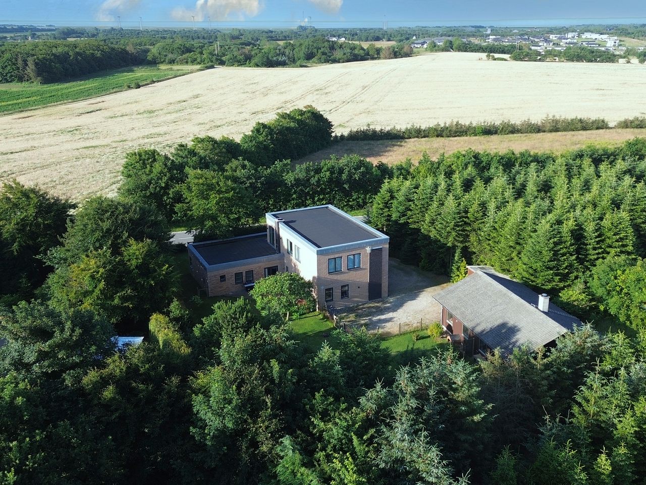 Ejendomsbillede 2 af 34