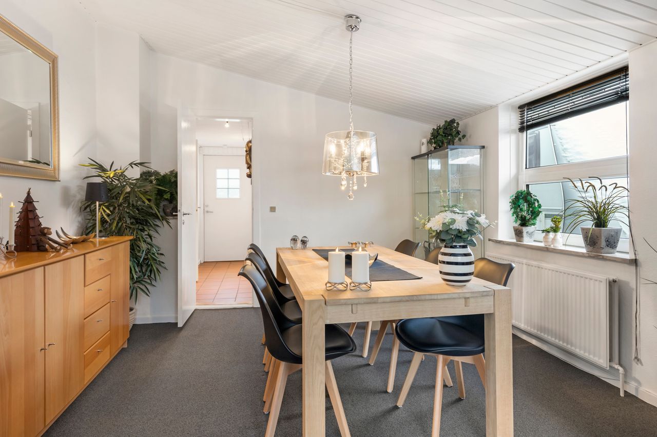 Ejendomsbillede 2 af 27