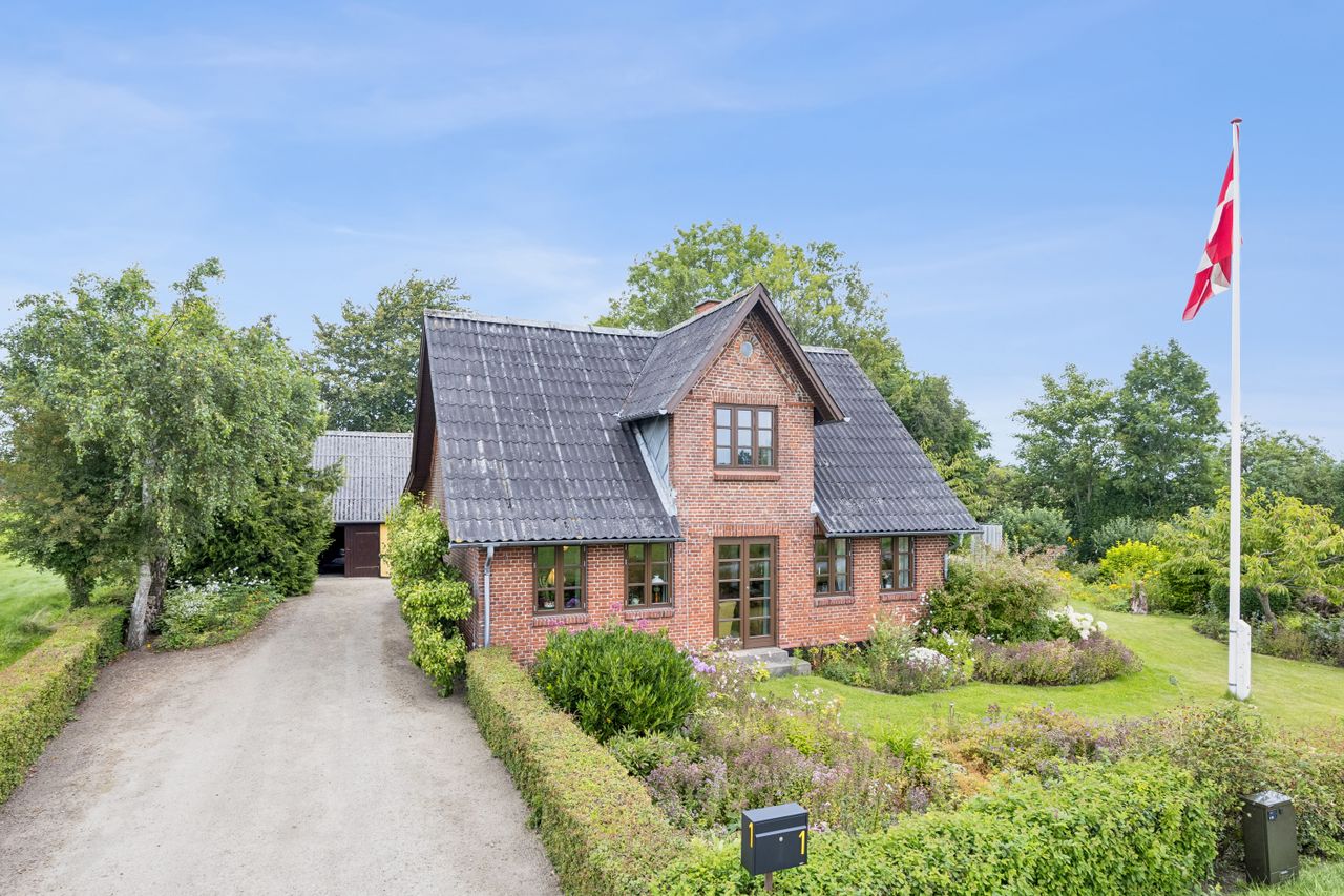 Ejendomsbillede 2 af 30