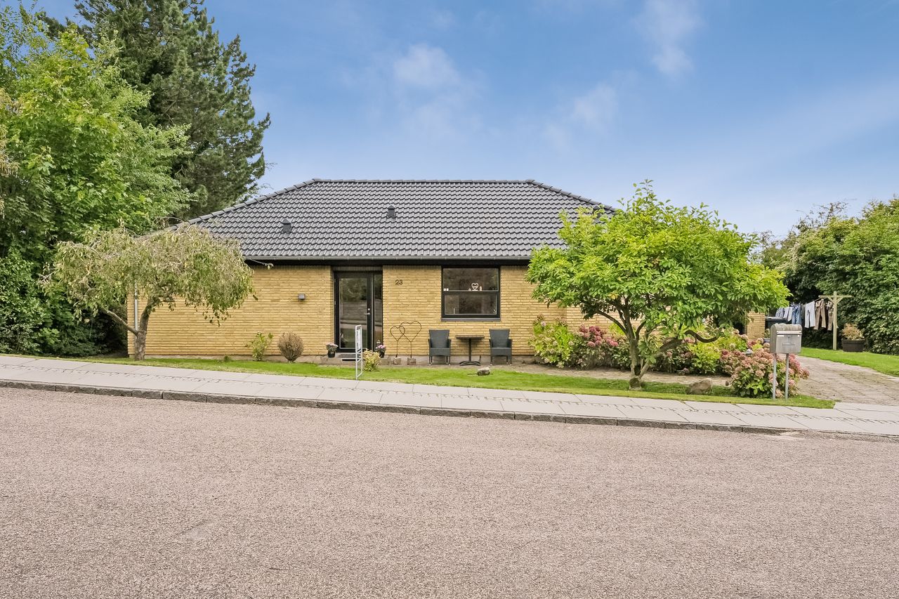 Ejendomsbillede 2 af 27