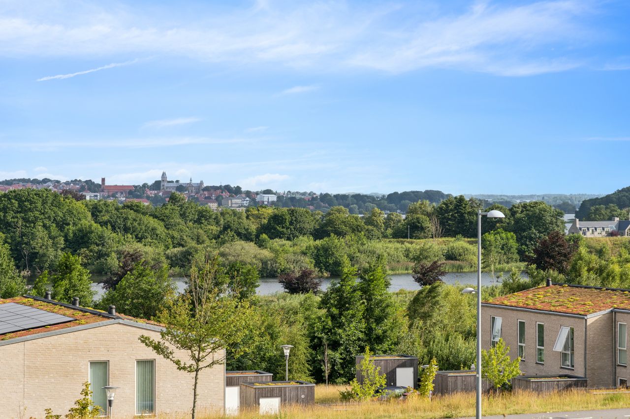 Ejendomsbillede 2 af 8