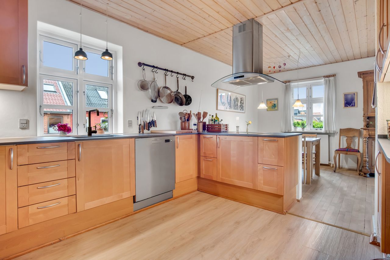 Ejendomsbillede 2 af 32