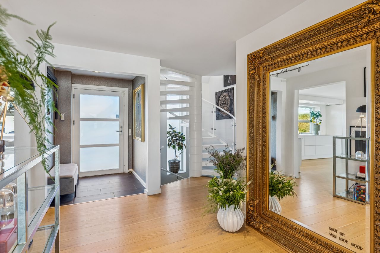 Ejendomsbillede 3 af 32