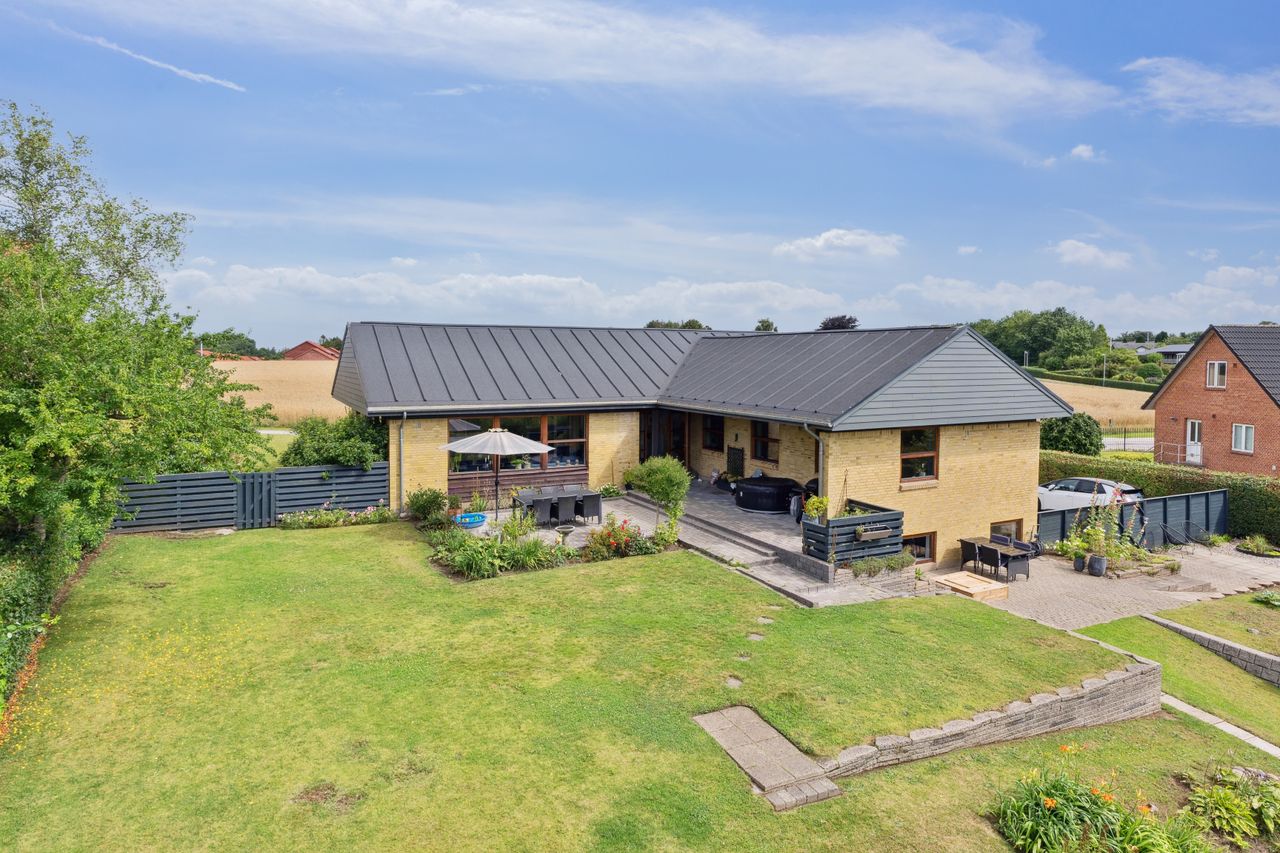 Ejendomsbillede 2 af 29