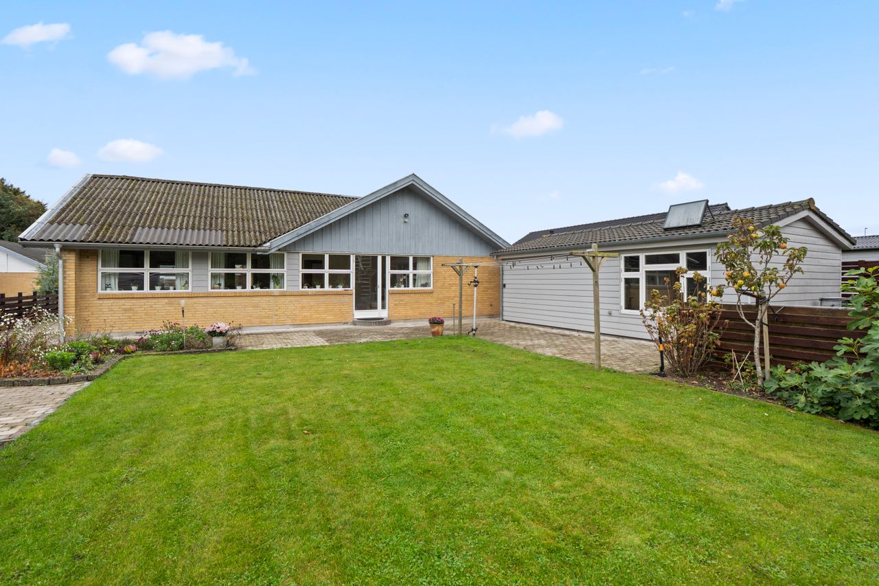 Ejendomsbillede 2 af 18