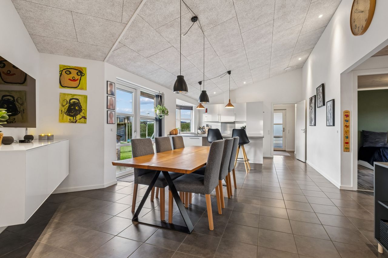 Ejendomsbillede 2 af 30