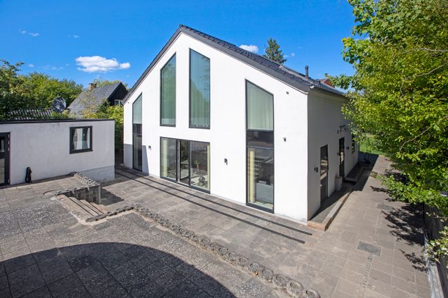 Karl Gjellerups Alle 8, 