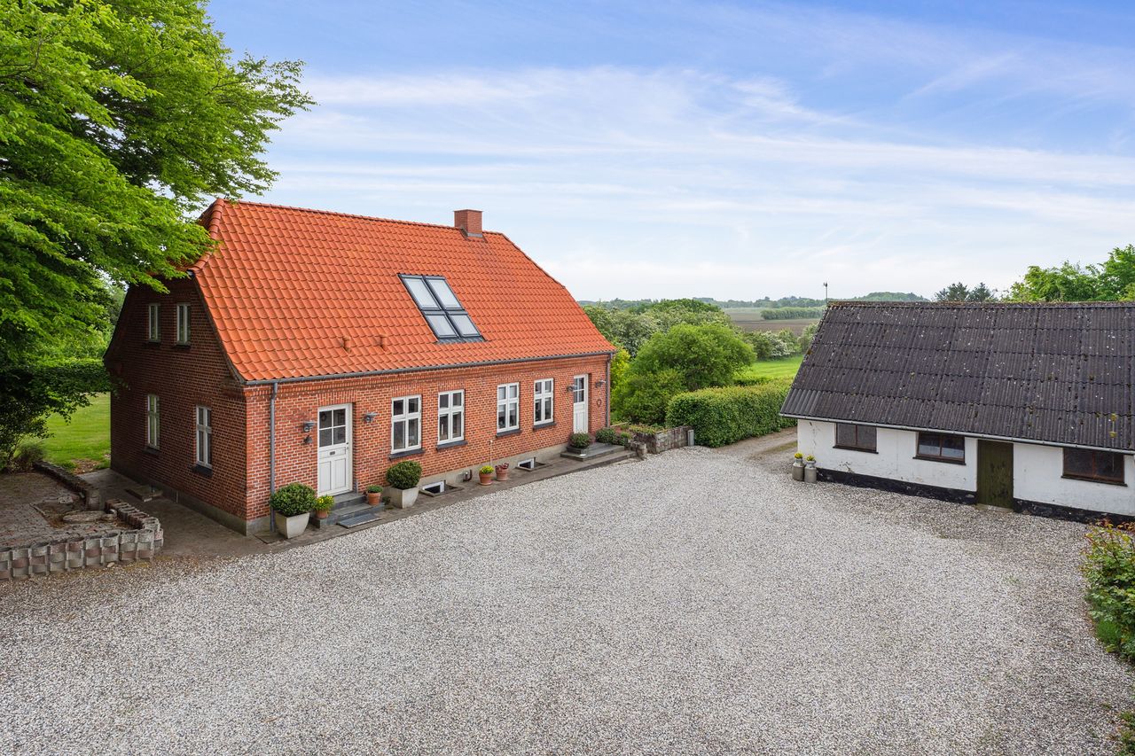 Ejendomsbillede 2 af 24