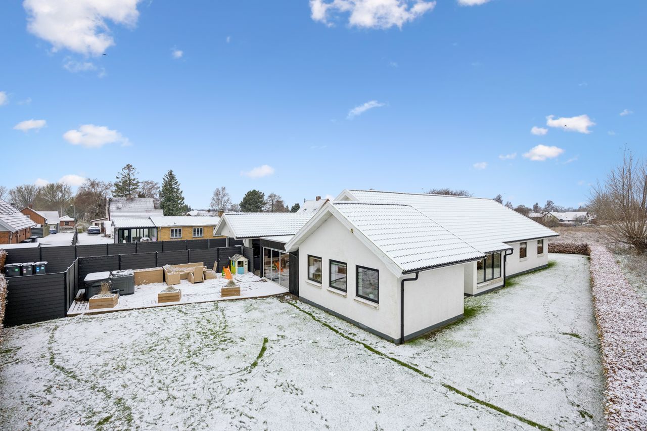 Ejendomsbillede 2 af 37