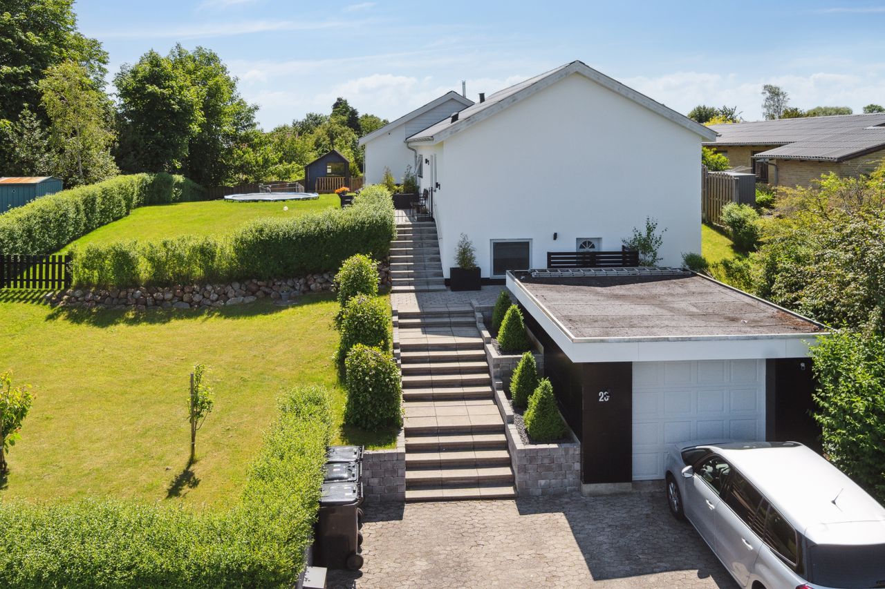 Ejendomsbillede 2 af 30