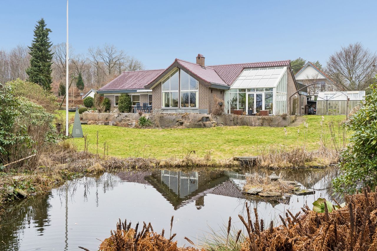 Ejendomsbillede 2 af 28