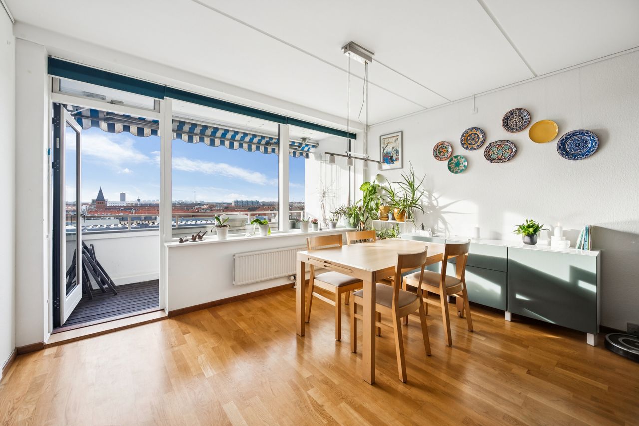 Ejendomsbillede 2 af 16