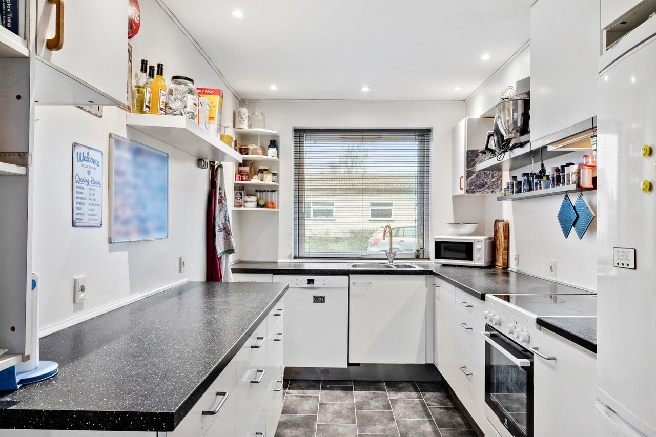 Ejendomsbillede 2 af 25