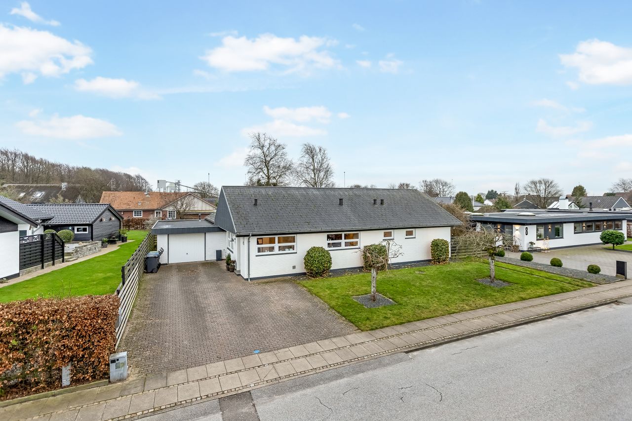 Ejendomsbillede 2 af 33