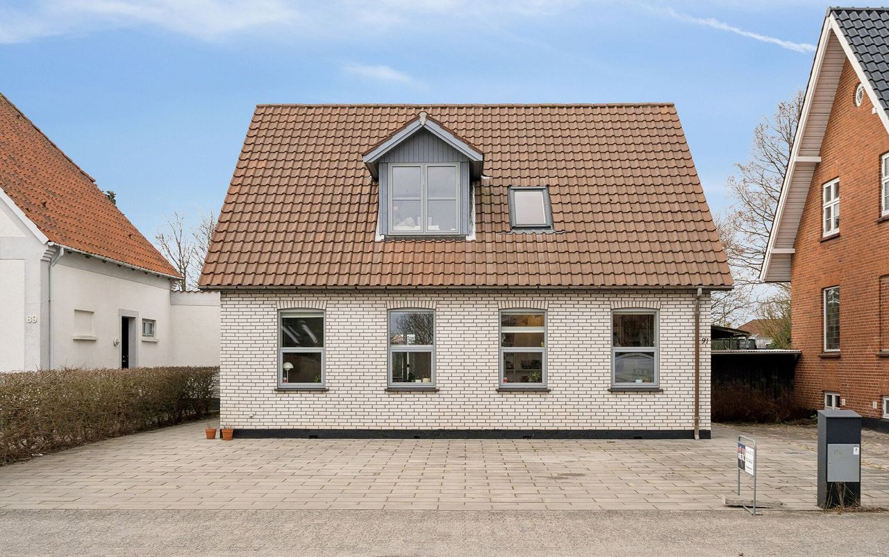 Ejendomsbillede 2 af 27