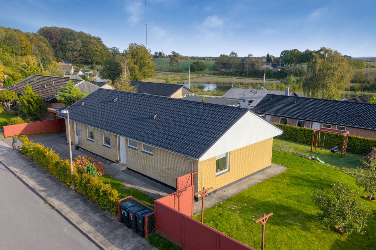 Ejendomsbillede 2 af 32