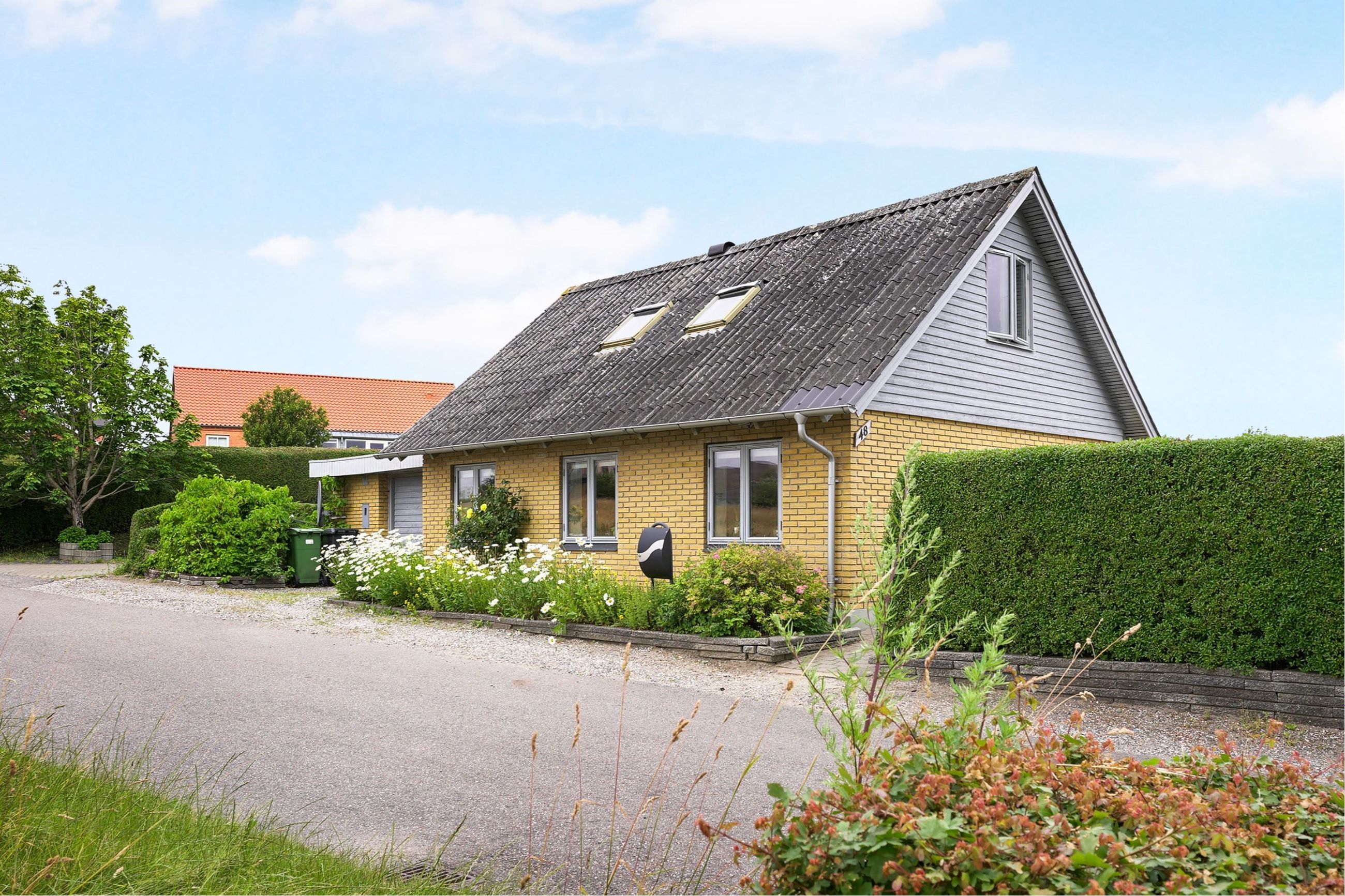 Stavtrupvej 48, Stavtrup Villa