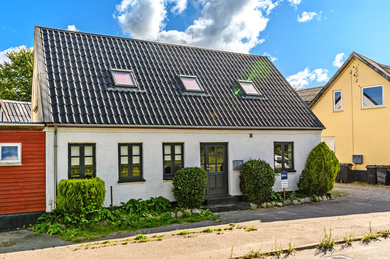 Ejendomsbillede 2 af 32