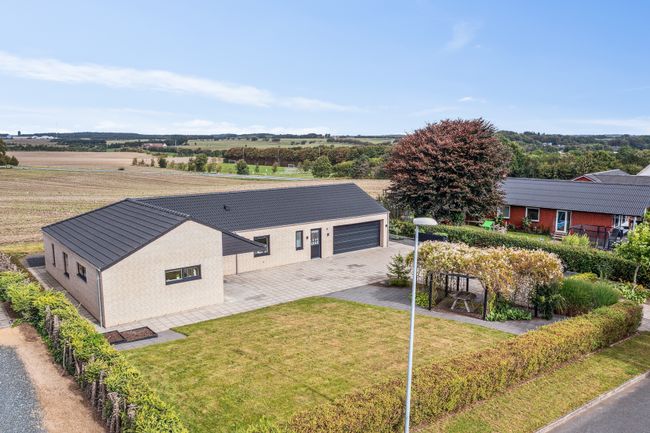 Vejlebakken 24,  Villa