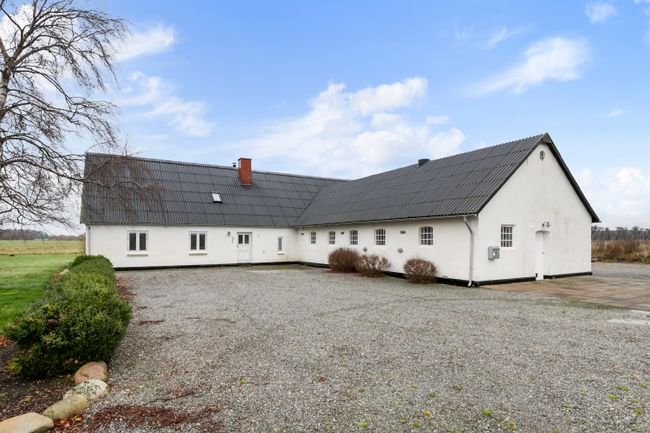 Pulsen 5,  Landejendom