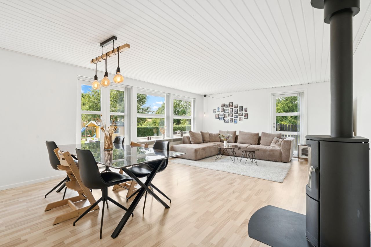 Ejendomsbillede 3 af 18