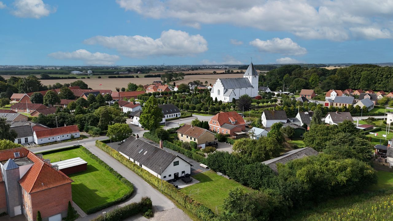 Ejendomsbillede 2 af 23