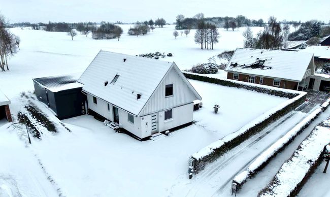 Bjerrevænget 11,  Villa