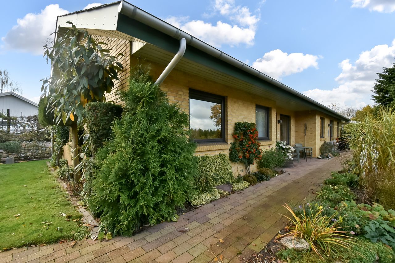 Ejendomsbillede 2 af 43