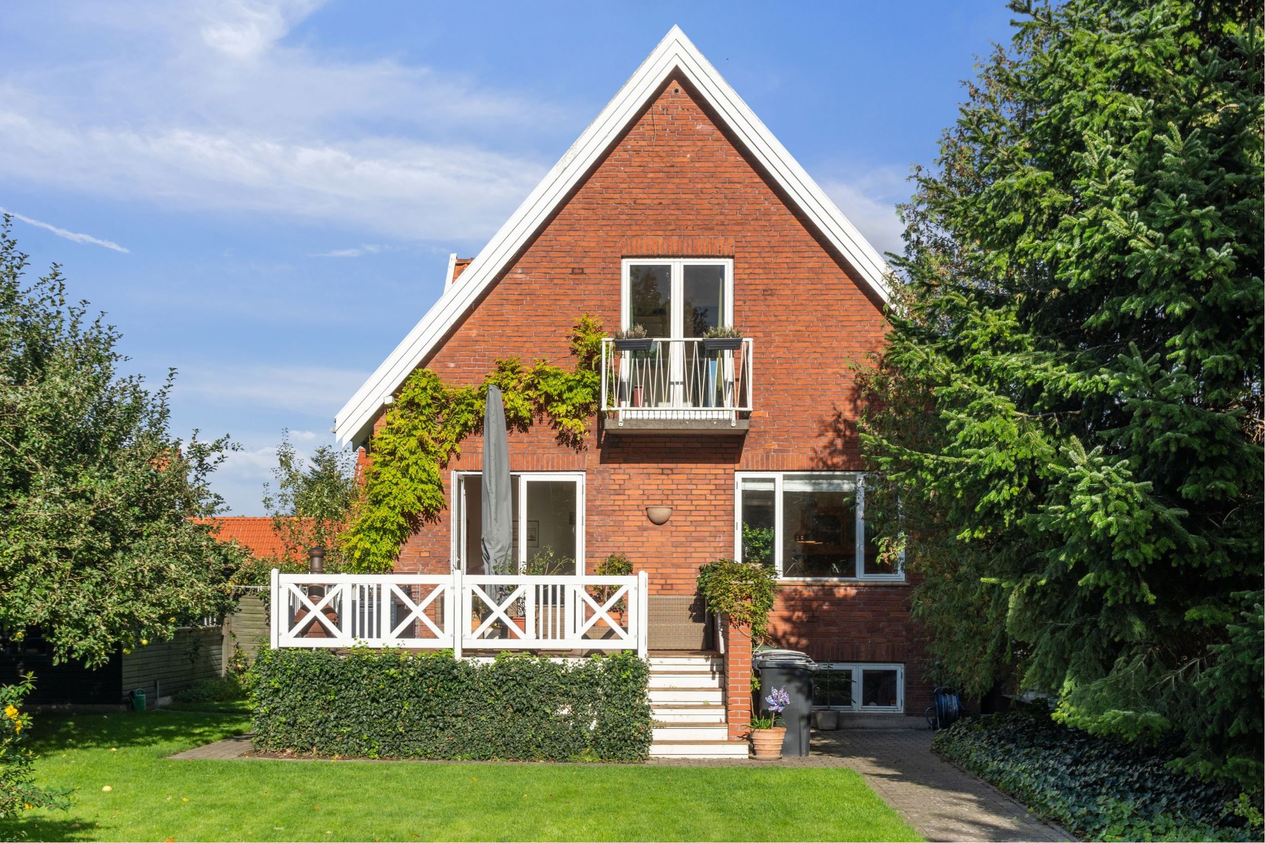 Mellemtoftevej 5,  Villa