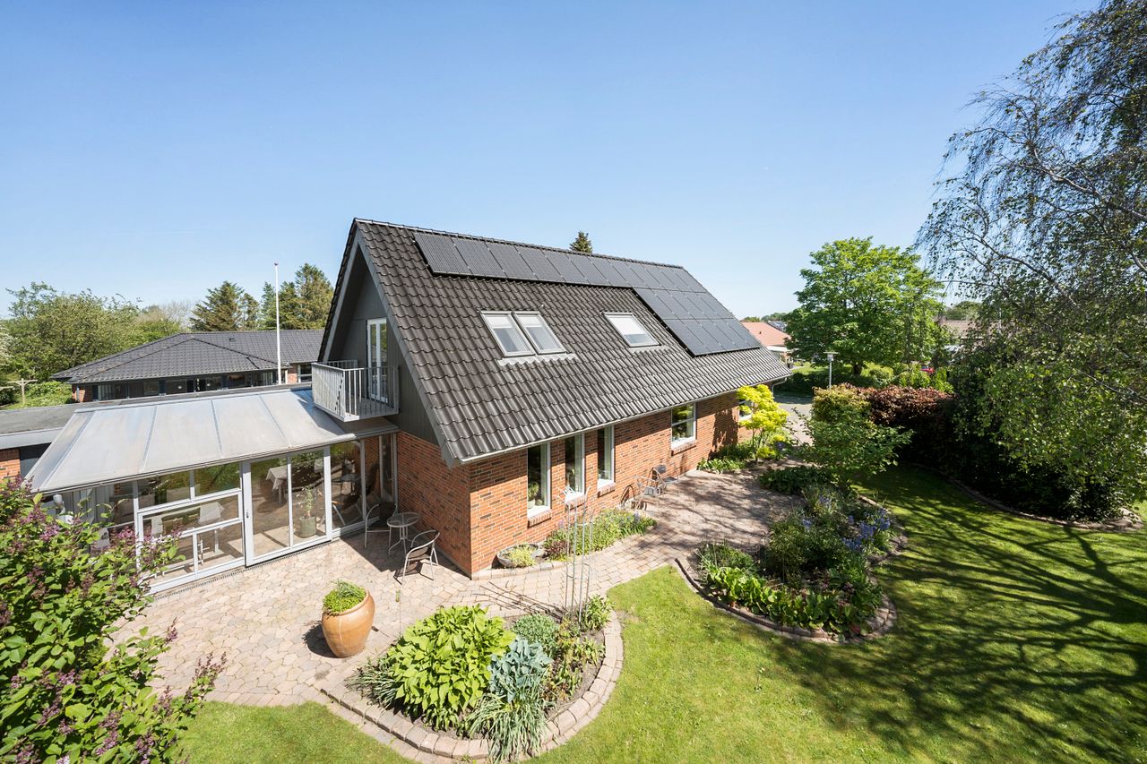 Ejendomsbillede 2 af 19