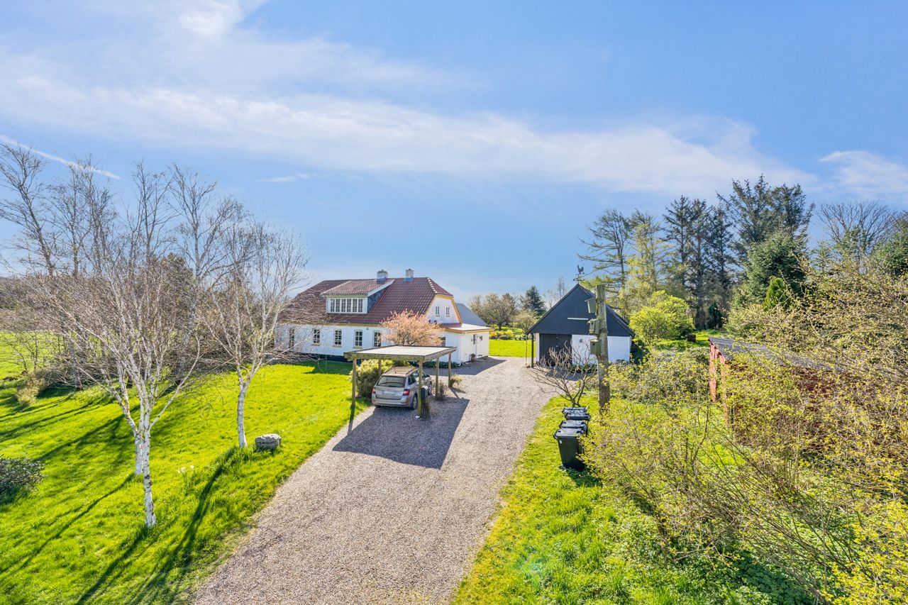 Ejendomsbillede 2 af 35