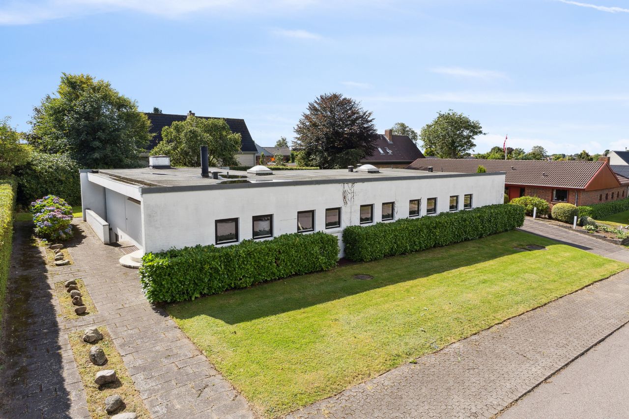 Ejendomsbillede 2 af 28