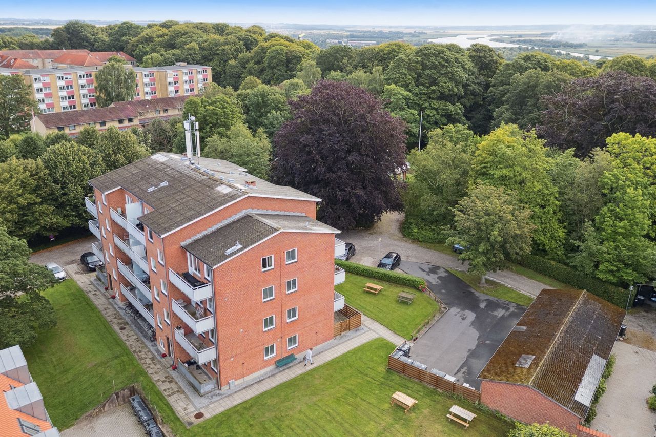 Ejendomsbillede 2 af 13