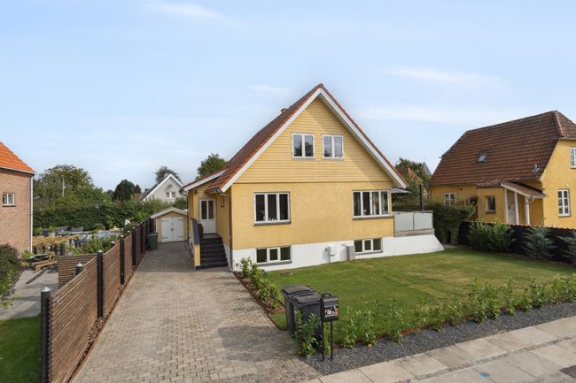 Solvangsvej 6,  Villa