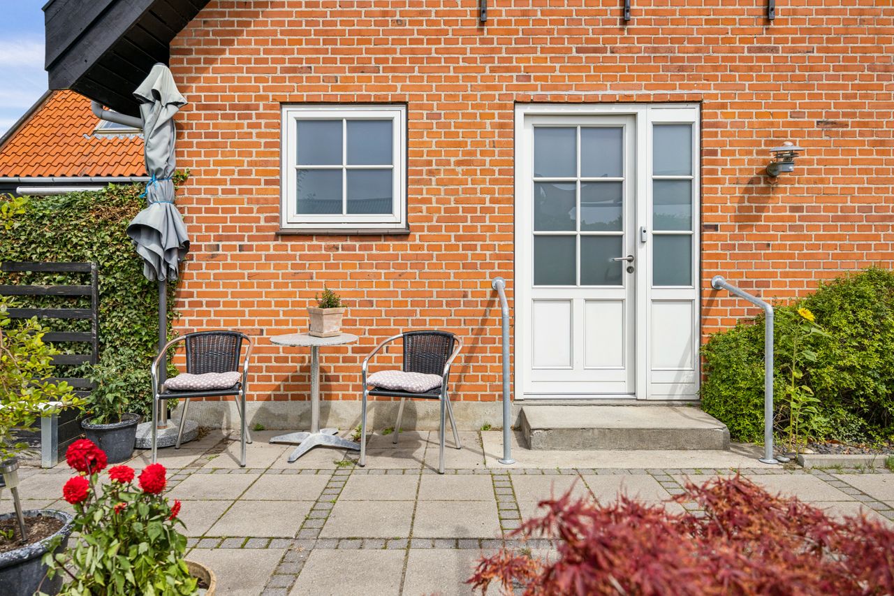 Ejendomsbillede 2 af 33