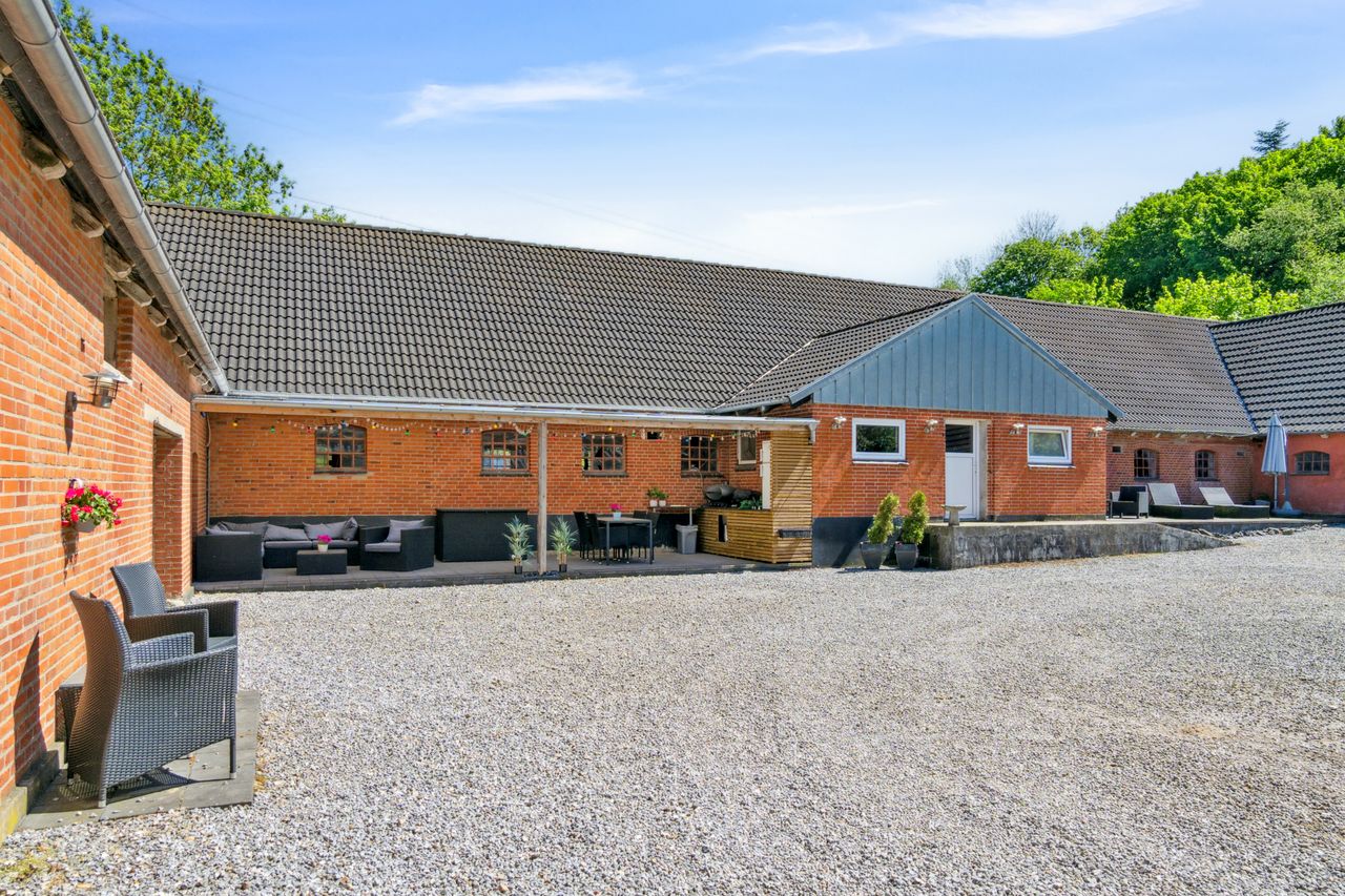 Ejendomsbillede 2 af 31