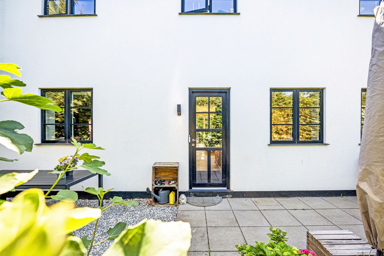 Ejendomsbillede 2 af 25