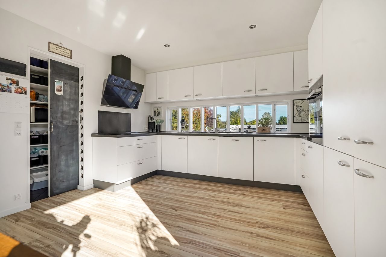 Ejendomsbillede 3 af 28