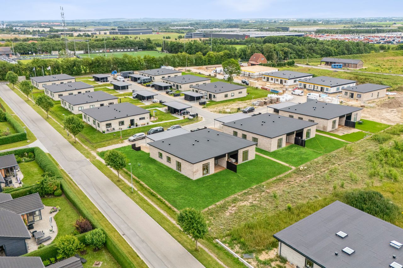 Ejendomsbillede 2 af 25