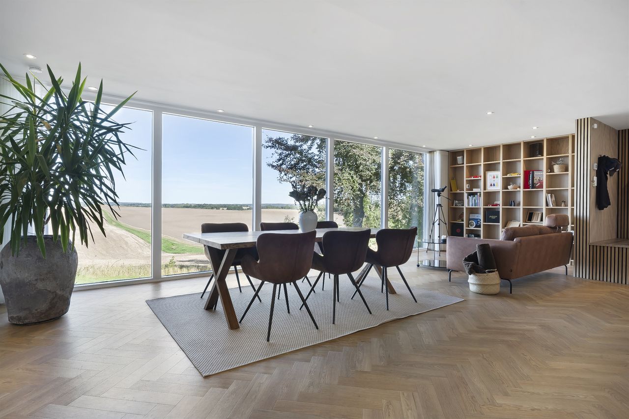 Ejendomsbillede 2 af 45