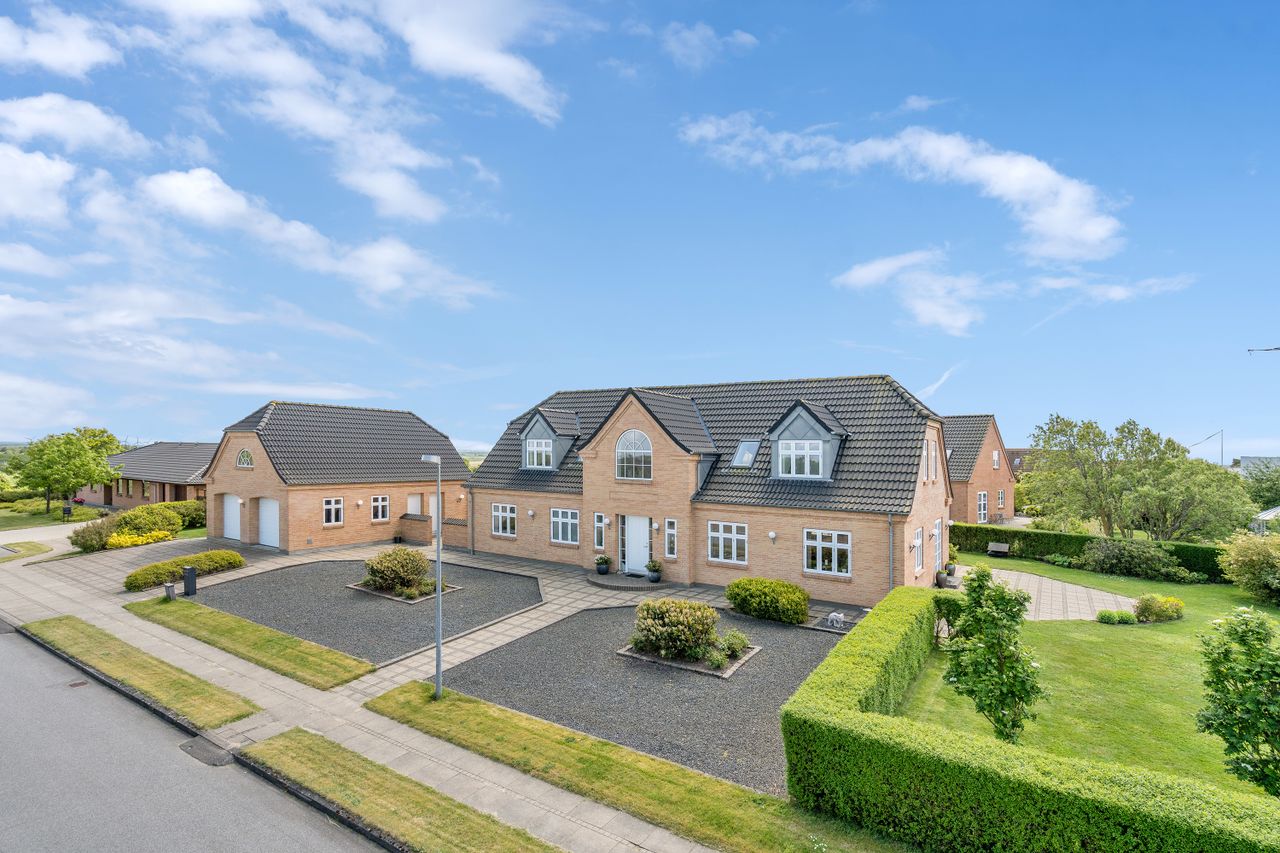 Ejendomsbillede 2 af 42