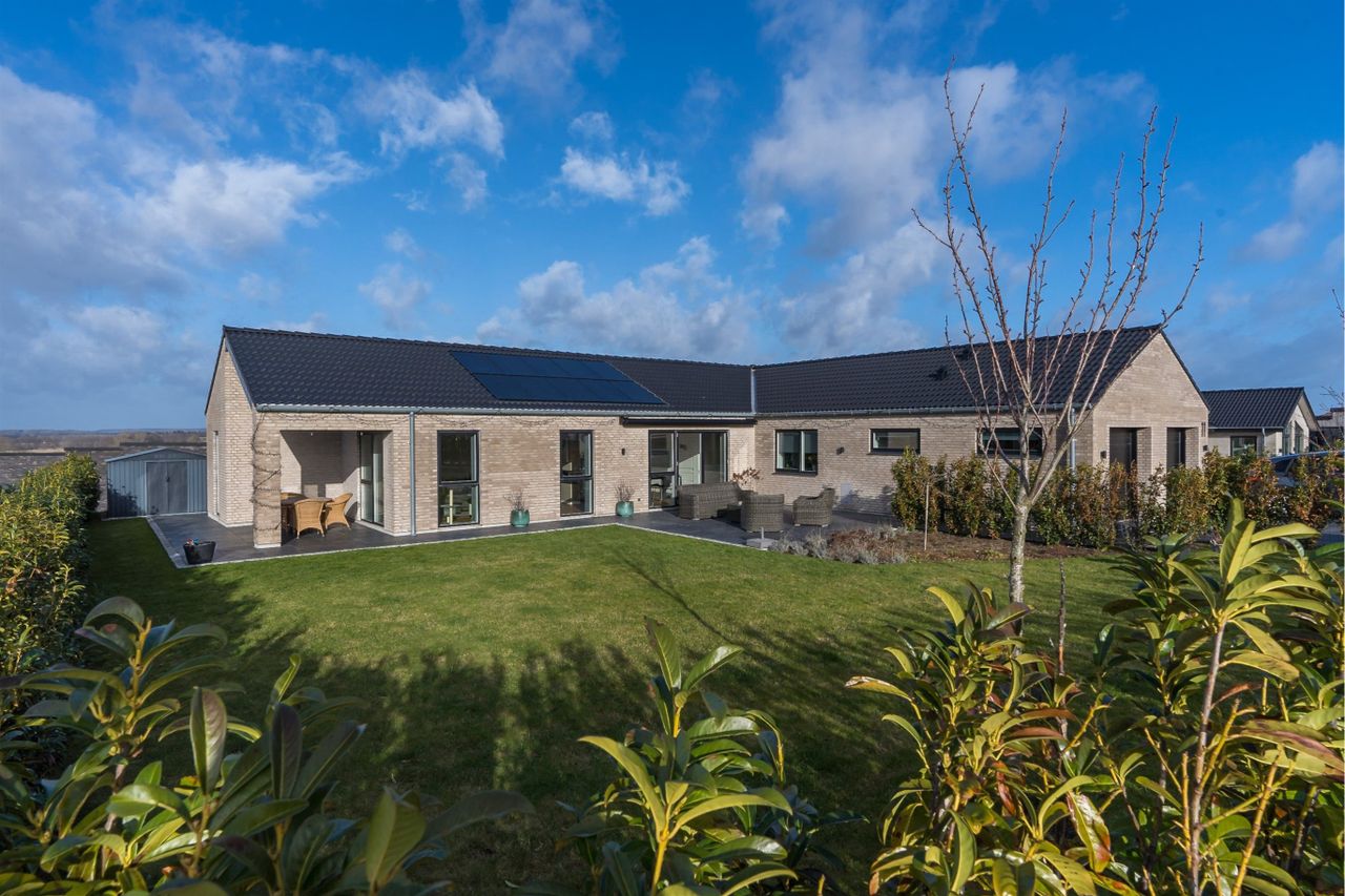 Ejendomsbillede 2 af 33