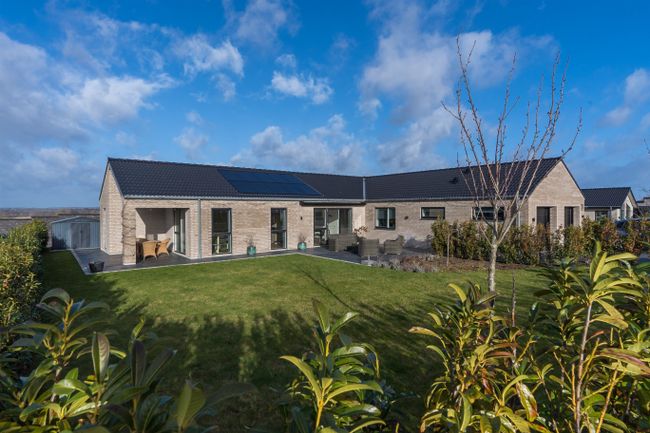 Gryti 11,  Smørumnedre