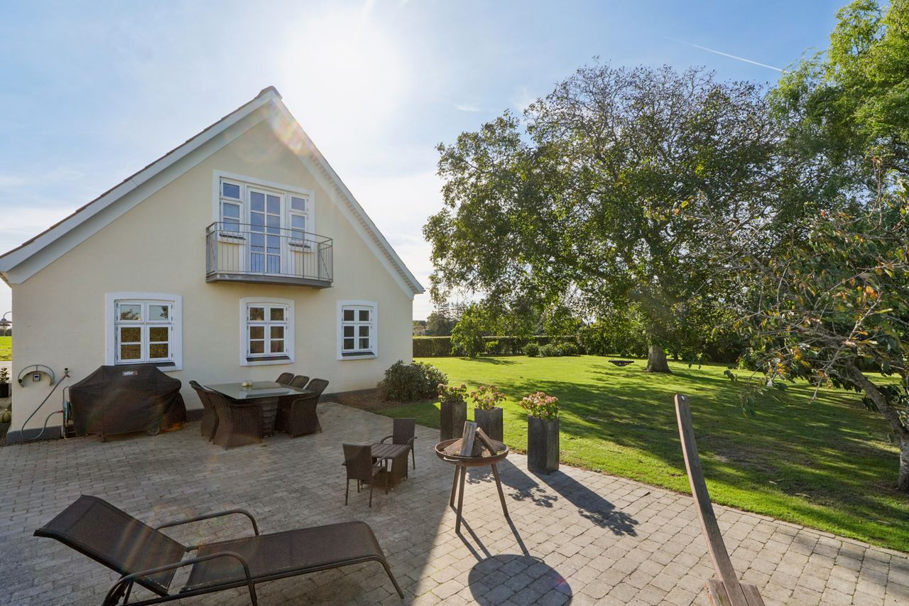 Ejendomsbillede 2 af 23