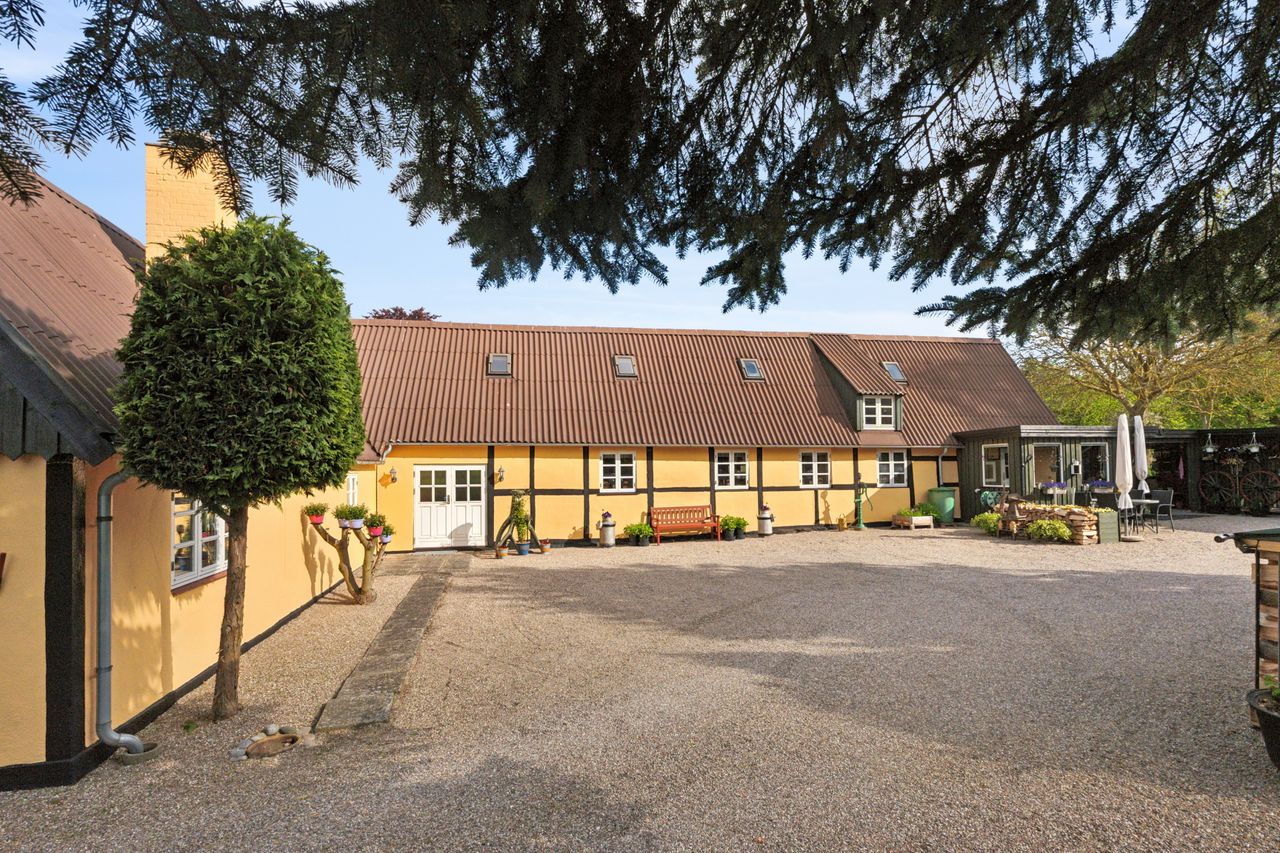 Ejendomsbillede 2 af 45